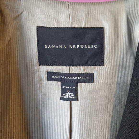 New Classic Essential Lightweight Wool Blazer - Picture 3 of 3